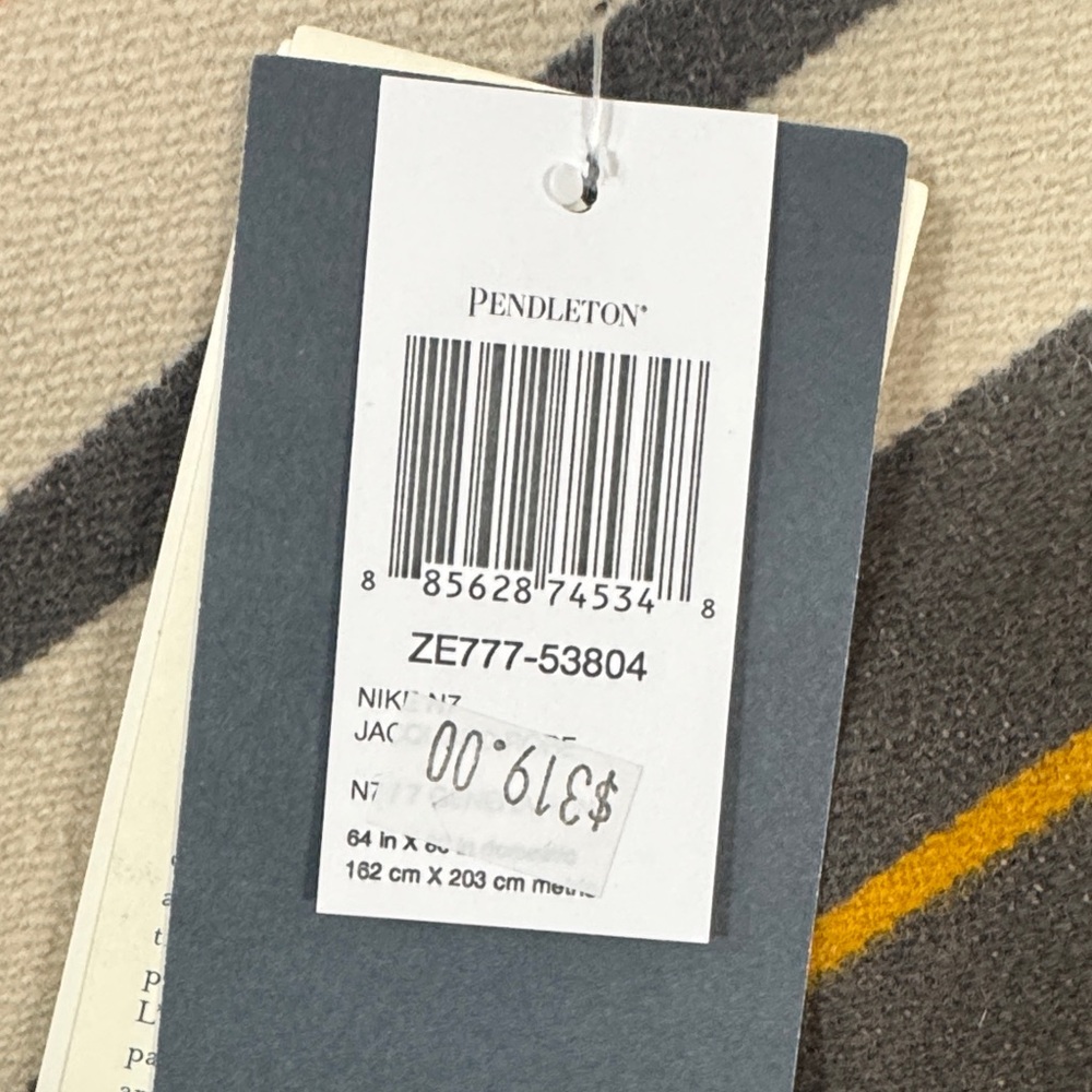 Pendleton American Indian College Fund Nike Blanket in Blue and Cream -Brand New - Picture 3 of 9